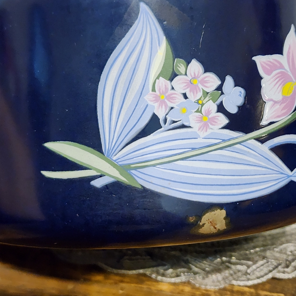Vintage Japanese Tea Pot - Picture 9 of 11